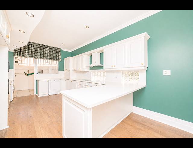 4 BEDROOM APARTMENT FOR SALE IN MORNINGSIDE